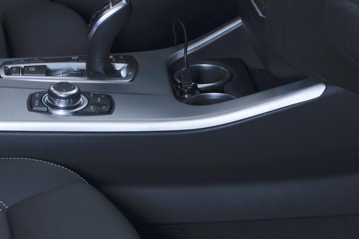 Actual product image HR-Imotion Cigarette lighter adapter