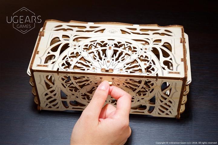Actual product image Ugears Card holder mechanical wooden device for tabletop games