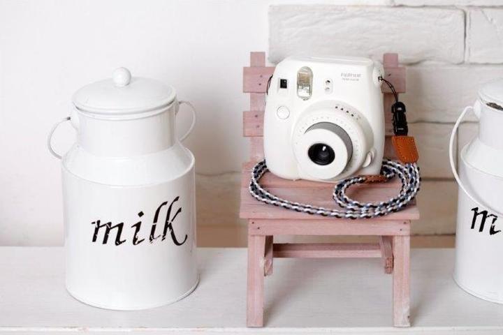 Image du produit Fujifilm Courroie Instax noire blanche (Dragonne)
