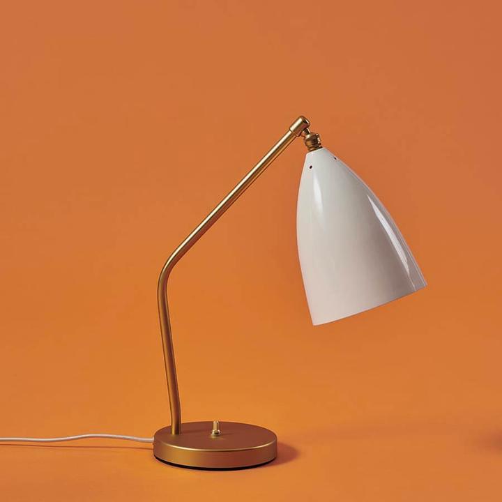 Gubi Lampada da tavolo Gräshoppa Alabastro lucido Bianco/Ottone (E14)