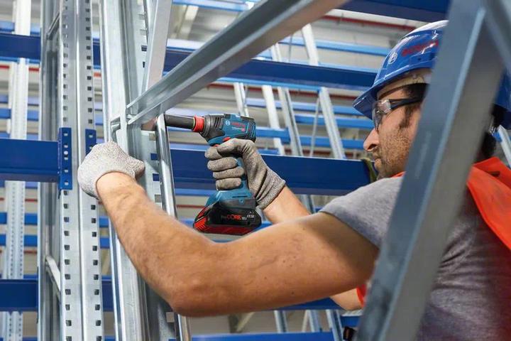 Productafbeelding Bosch Professional Set van 18V schroevendraaier GSR 18V-50 + schroevendraaier GDX 18V-200 2x4,0Ah L-BOXX (Oplaadbare batterij)