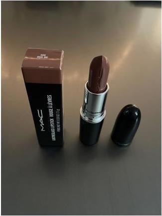 Actual product image MAC Cosmetics Lusterglass Lipstick (Hug Me)