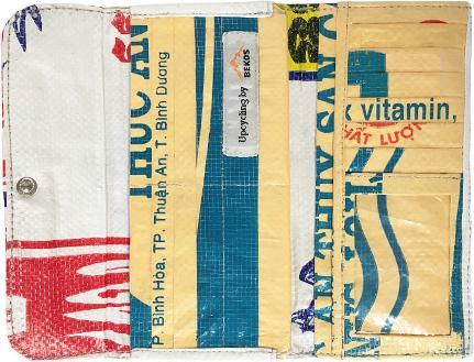 Actual product image Bekos Upcycling - Large Wallet Double Folded from Recycled Rice Bag Flower