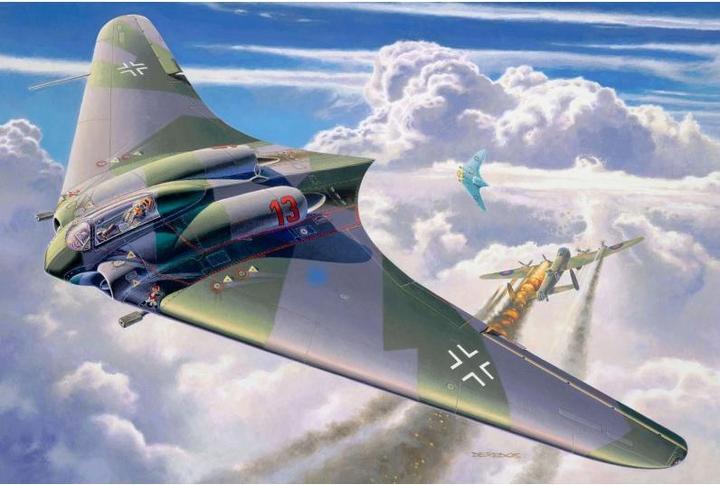 Actual product image Revell Hoarding Go-229