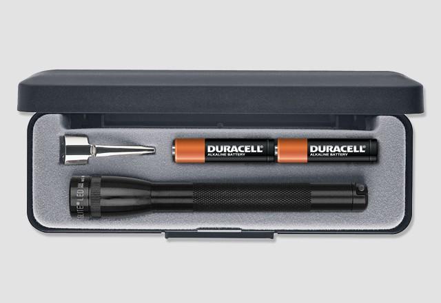 Image du produit Maglite Lampe de poche M3A012 portée 31 m noir avec 2 piles micro (127 cm, 100 lm)
