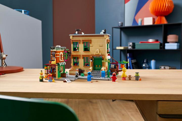 Immagine prodotto LEGO 123 Sesame Street (21324, LEGO Ideas, Set LEGO rari)