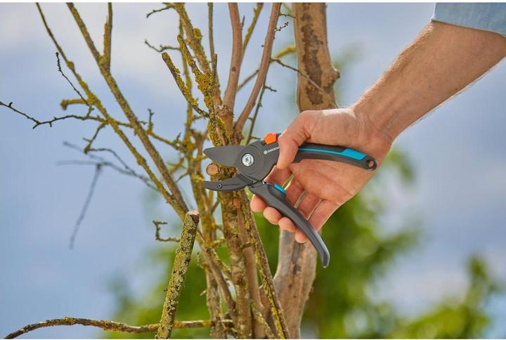 Produktbild Gardena Gartenschere PremiumCut Pro Trockenes Holz