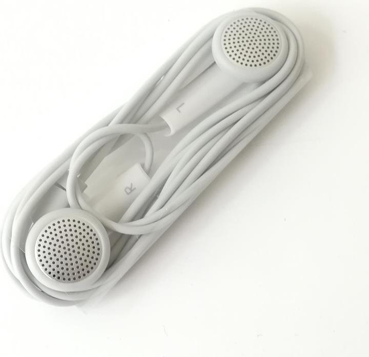 Actual product image Huawei AM110 In-Ear Stereo Headset (Cable)