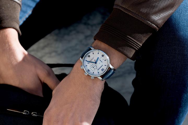 Produktbild Wenger Urban Classic (Chronograph, Analoguhr, Swiss Made, 44 mm)