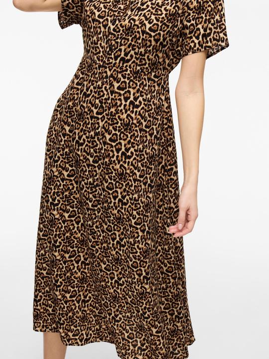 Actual product image Vila Petite – Maxi Blusenkleid (38)