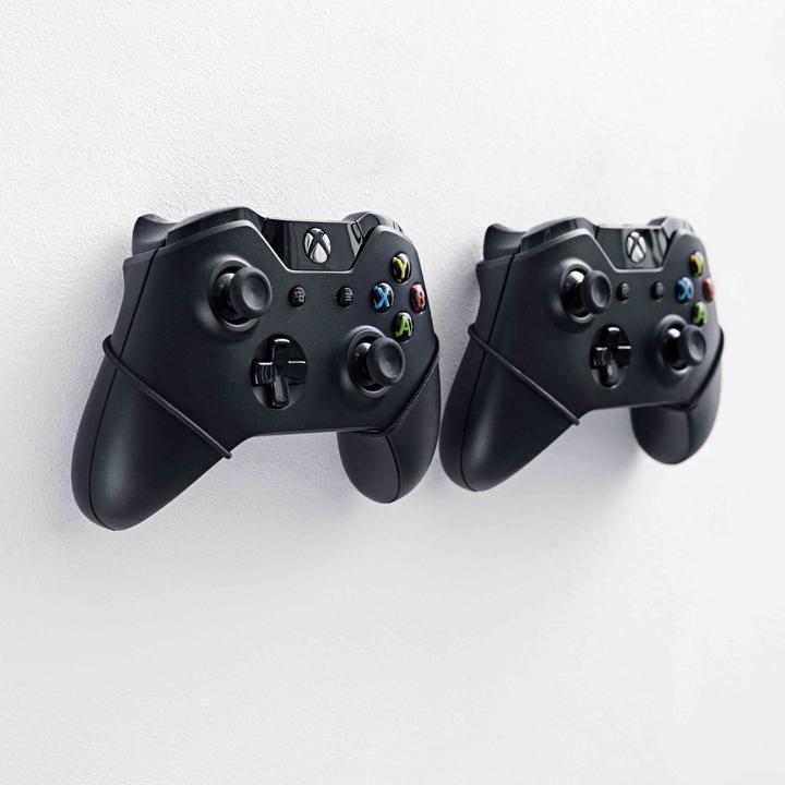 Actual product image Floating Grip XBox Controller Wall Mount (Xbox Series X, Xbox One X, Xbox One S, Xbox Series S)