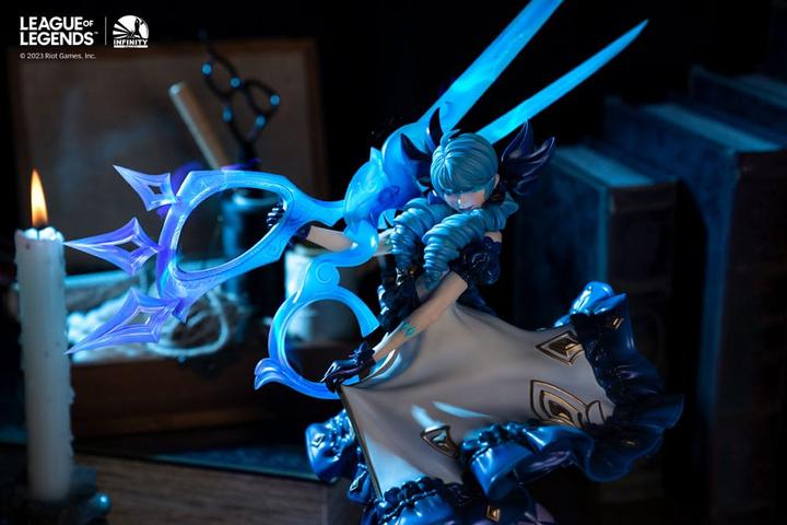 Image du produit Infinity Studios League of Legends "The Hallowed Seamstress - Gwen" Statue 1/6
