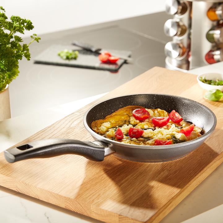 Actual product image Stoneline Pan 6840 Frying, Diameter 20 cm, Suitable for induction hob, Fixed handle, Anthracite (20 cm, Frying pan, Aluminium)