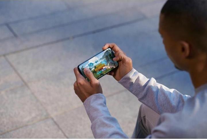 Immagine prodotto OPPO Reno2 (256 GB, Blu oceano, 6.50", Doppia SIM Ibrida, 48 Mpx, 4G)