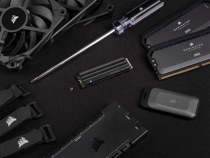 Produktbild Corsair MP600 ELITE 4TB NVMe PCIe M.2 SSD with heatsink (4000 GB, M.2 2280)