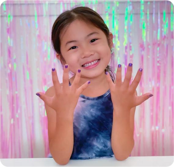 Image du produit Miss Nella Nagellack Galatic Unicorn (Galatic Unicorn, violet profond comme le ciel nocturne et plein de paillettes comme la poussière d'étoiles, Vernis à ongles peel off)