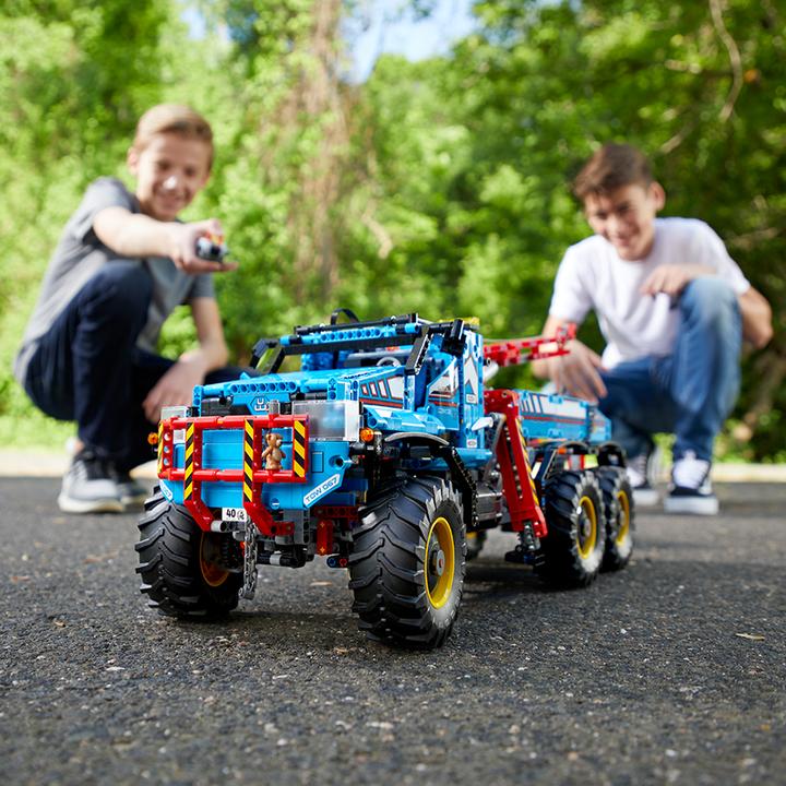 Image du produit LEGO La dépanneuse tout-terrain 6x6 (42070, LEGO Technic)