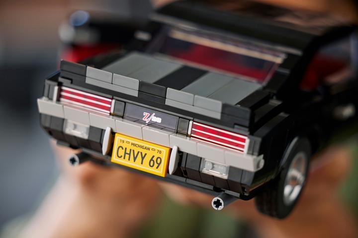 Actual product image LEGO Chevrolet Camaro Z28 (10304, LEGO Rare Sets)