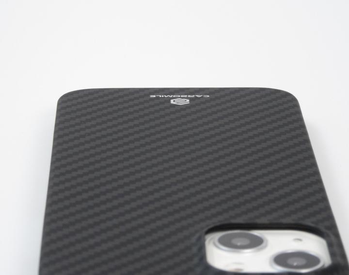 Actual product image Carbomile Coque case de protection en fibre de carbone aramide véritable (Apple iPhone 15 Plus)