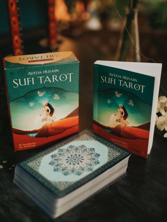 Produktbild Sufi-Tarot - Der Weg des Herzens: 78 Tarotkarten mit Anleitung (Deutsch, Ayeda Husain, 2023)