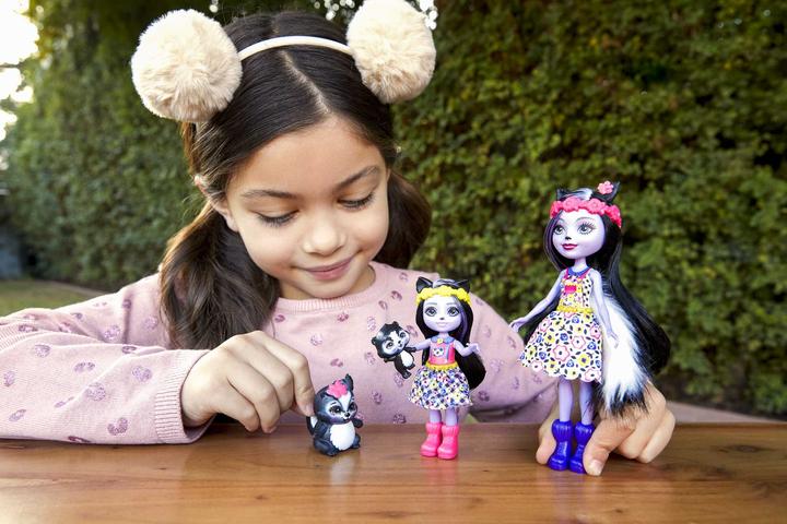 Produktbild Enchantimals Sage Skunk Puppe und kleine Schwester