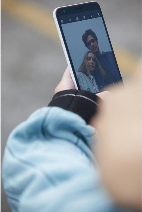 Produktbild Google Pixel 3a XL (64 GB, Clearly White, 6", Single SIM, 12.20 Mpx, 4G)