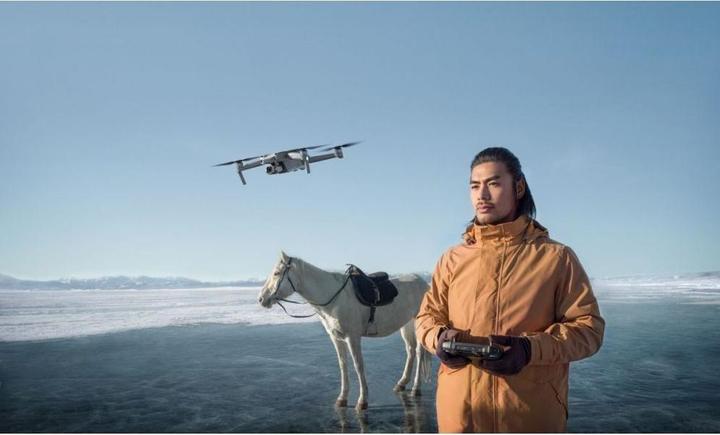 Produktbild DJI Air 2S Fly More Combo inkl. Smart Controller (31 min, 595 g, 20 Mpx)