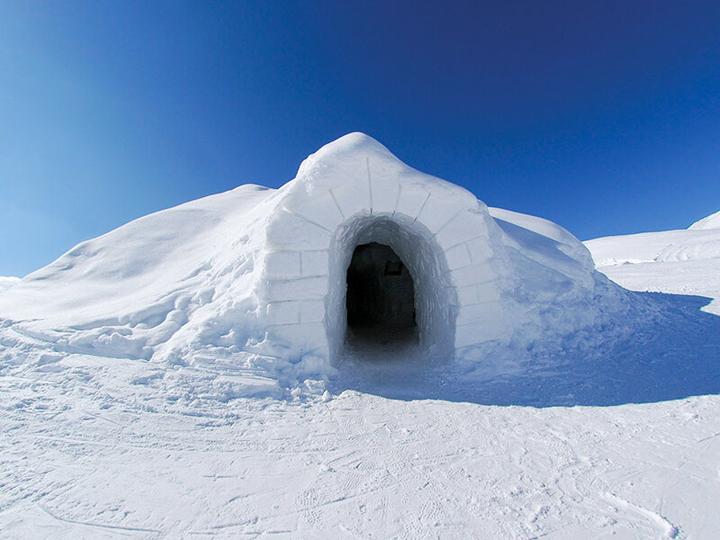 Immagine prodotto Smartbox Visita di un villaggio igloo e fonduta a Davos Klosters per 2 persone (2 pers.)