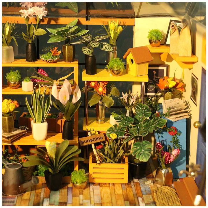 Actual product image Robotime Cathy's Flower House