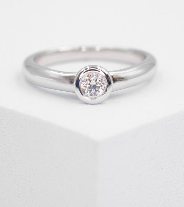 Actual product image Muau Solitaire (54, 750/18 K Gold)