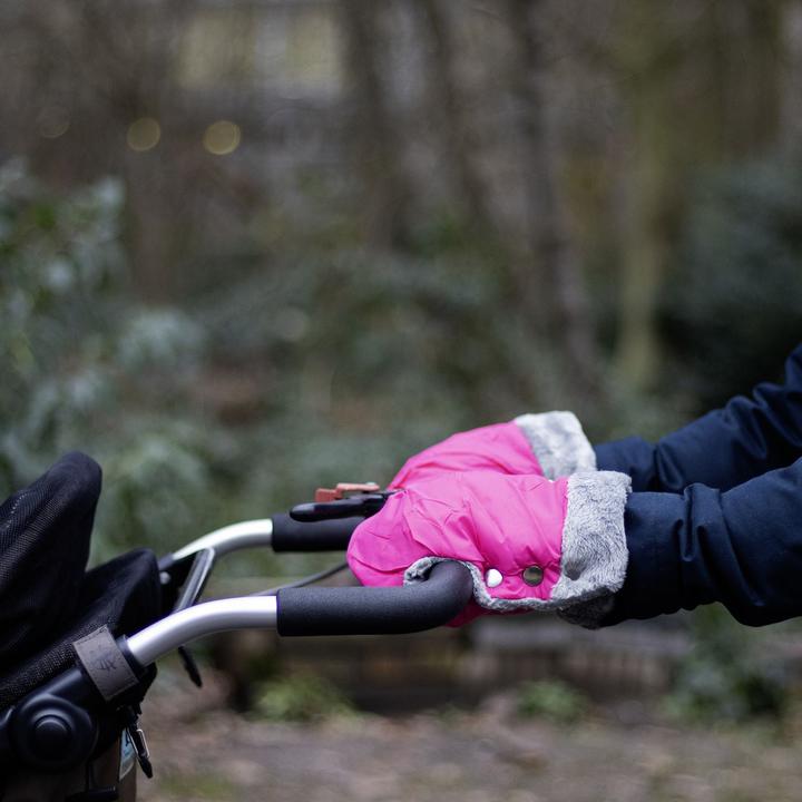 Produktbild Intirilife Handwärmer Handschuhe für Buggy und Kinderwagen