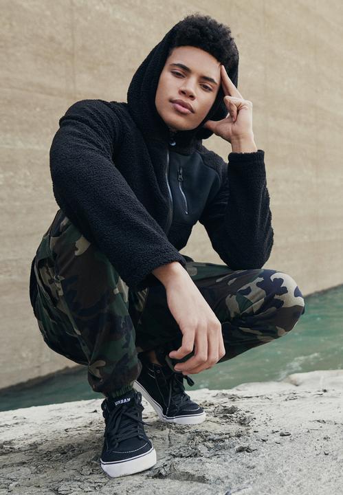 Actual product image Urban Classics cargo pants (32)