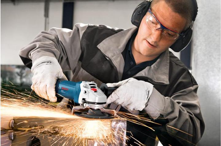 Actual product image Bosch Professional Angle grinder GWS 880 (125 mm)