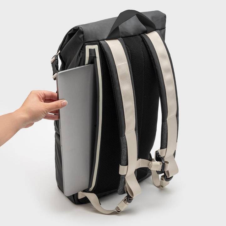 Actual product image Kipsta Backpack Urban 25 L black (25 l)