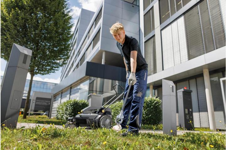 Actual product image Kärcher Sweeper KM 70/20 C 2SB
