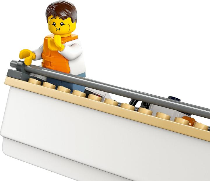 Actual product image LEGO Sailboat (60438, LEGO City)