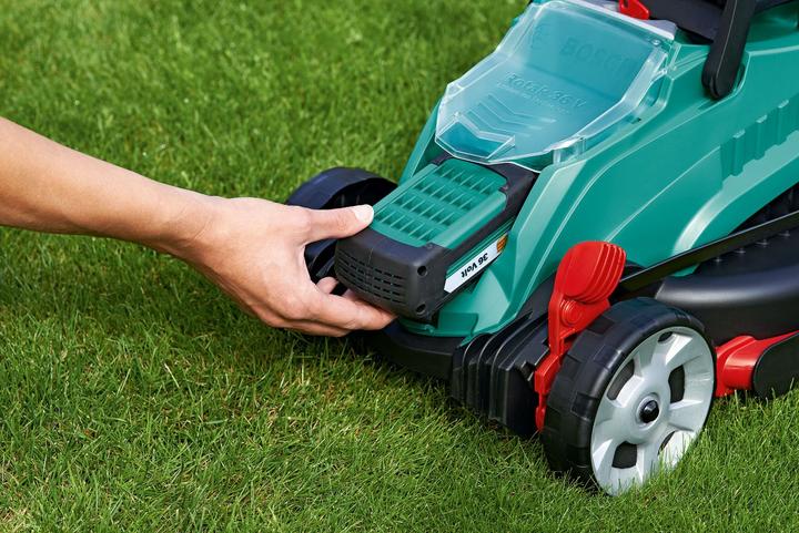 Produktbild Bosch Home & Garden Rotak 32 LI (Akkubetrieb)