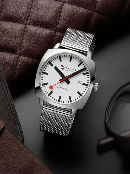 Actual product image Mondaine Cushion (Swiss made, 39 mm)