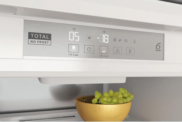 Produktbild Whirlpool WHC18 T574 P koel-vriescombinatie Ingebouwd 250 l C Wit (250 l)