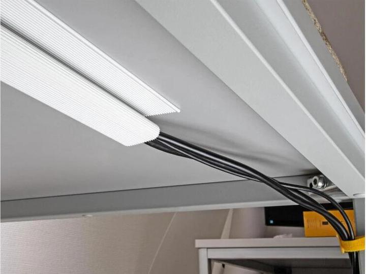 Actual product image Delock Cable duct for undercounter mounting 0.4 m x 63 mm White 2 pieces (Duct, 40 cm)