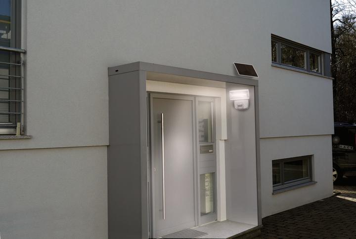 Actual product image Brennenstuhl Solar LED spotlight SOL 800 with infrared motion detector anthracite (400 lm, IP44)