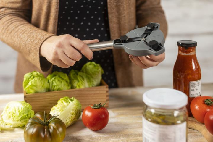 Actual product image Kuhn Rikon Deluxe Gripper lid opener grey