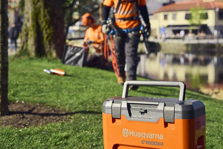Actual product image Husqvarna Multi-Rack-Ladegerät 40-C1000X4 (36 V)