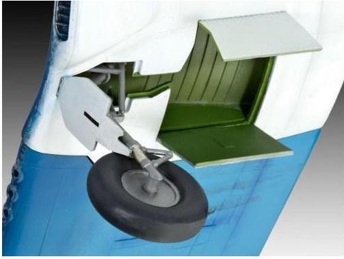 Actual product image Revell Vought F-4U-1D Corsair