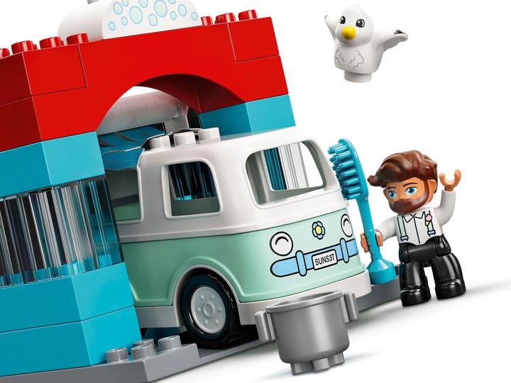 Produktbild LEGO Parkhaus mit Autowaschanlage (10948)