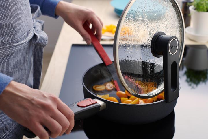 Actual product image Woll Diamond Lite frying pan (24 cm, Frying pan, Cast aluminium)