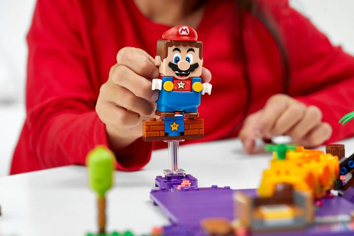 Actual product image LEGO Wiggler's Poison Swamp (71383, LEGO Super Mario)