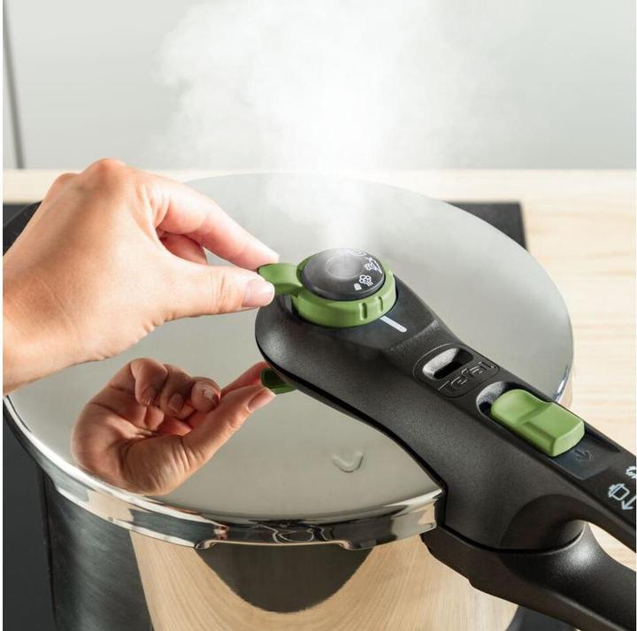 Actual product image Tefal Secure Trendy Pressure Cooker 4 l without basket moringa green (Steam cooker, Stainless steel)
