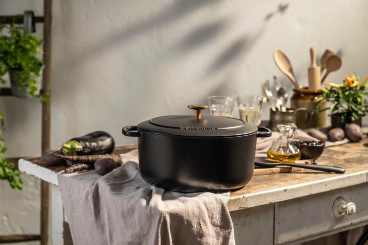 Produktbild Ballarini BELLAMONTE runder Gusseisentopf 75003-542-0 - 5 5 ltr schwarz (26 cm, Bräter + Schmortopf, Gusseisen)