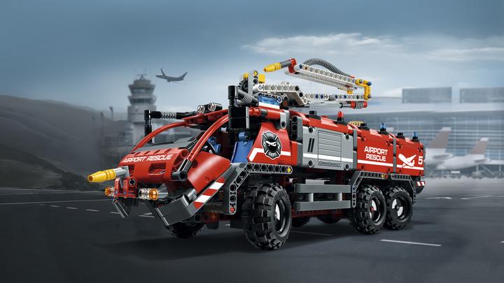 Produktbild LEGO Flughafen-Löschfahrzeug (42068, LEGO Technic)